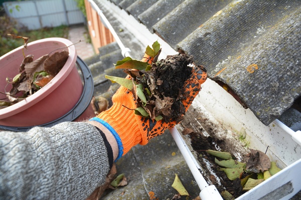 Most Common Signs Your Gutters Need to Be Cleaned